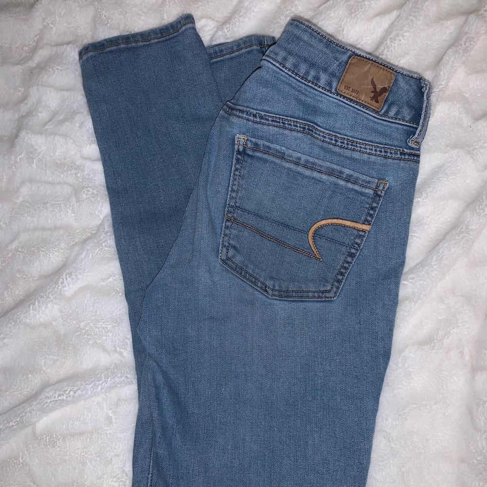 AEO mid rise light wash denim